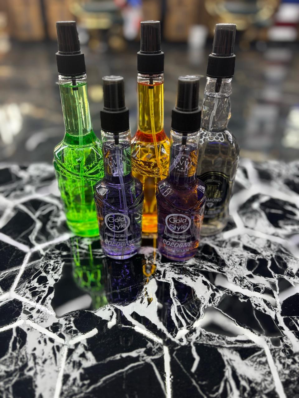 Mehrere Hair-Cologne-Flaschen von Gold Style